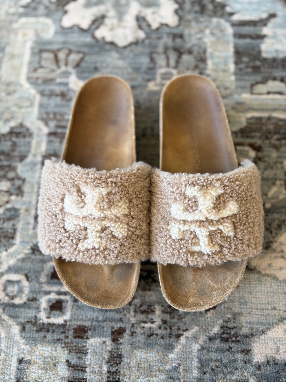 Tory Burch Kids Shearling Slide Sandals - Light Taupe
